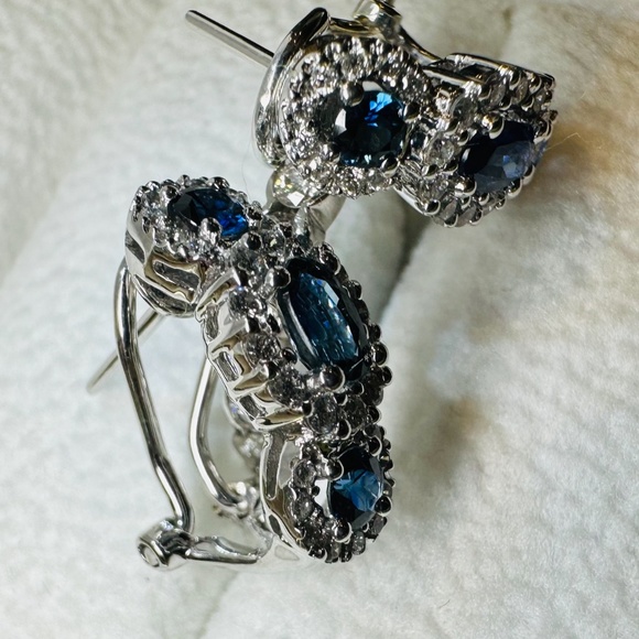 Earrings - Picture 2 of 5